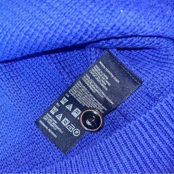 Like New Tommy Hilfiger Men's High Neck Pullover Blue Sweater Size Medium - Picture 6 of 7
